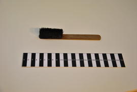 Chinese Grooming Brush (Toilet Article)